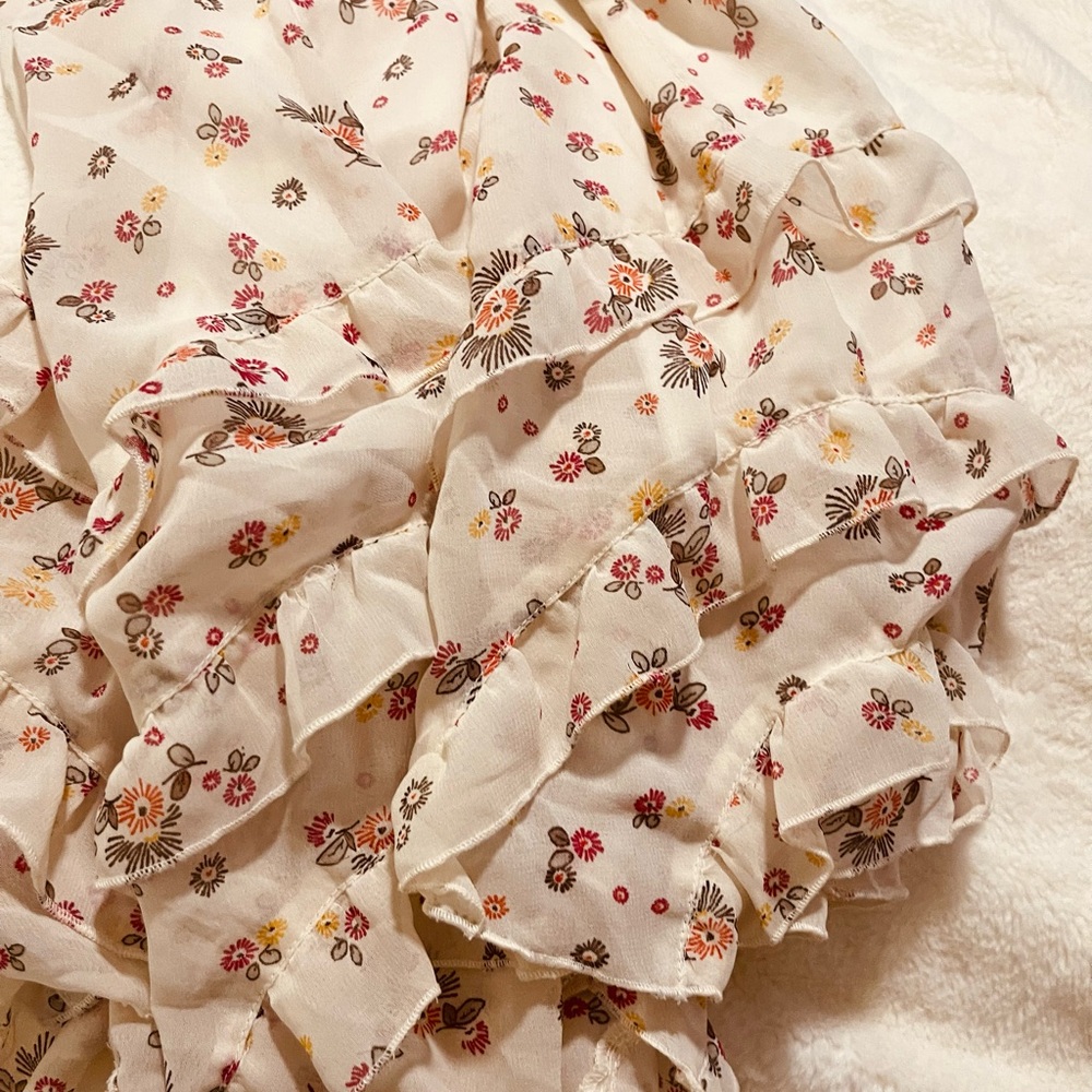💐EVIE MICRO SEQUINS FLORAL RUFFLE DRESS . - Picture 2 of 11
